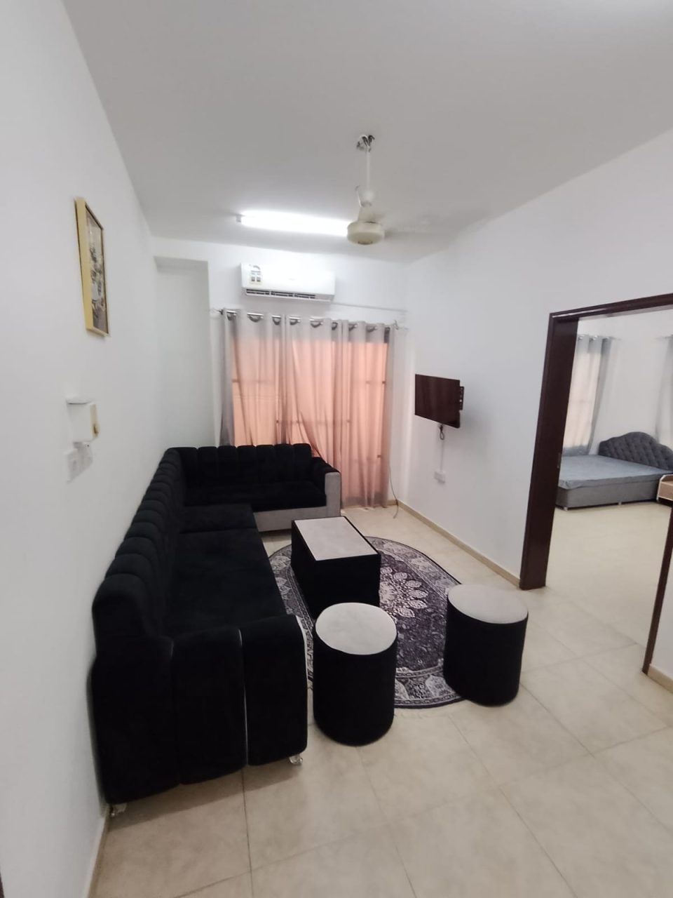 شقة مفروشة واسعة للإيجار في الخوير Rm508 - Image 2