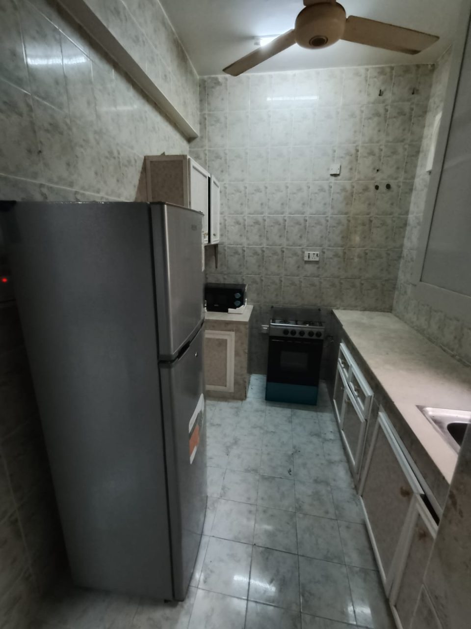 شقة مفروشة واسعة للإيجار في الخوير Rm508 - Image 4