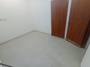 غرفة للإيجار في الخوير – Ym13