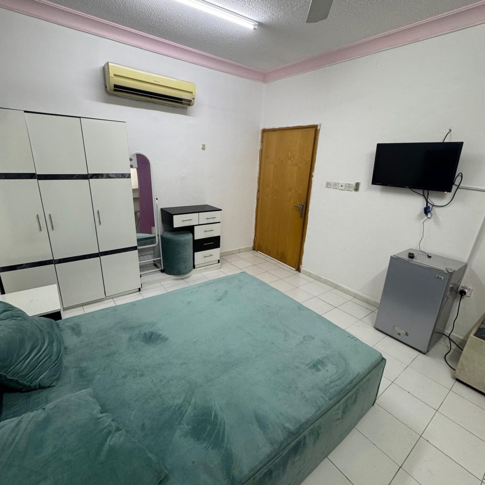 🏡✨ غرفة للإيجار – فيلا عبد المتكبر | العذيبة - Image 3