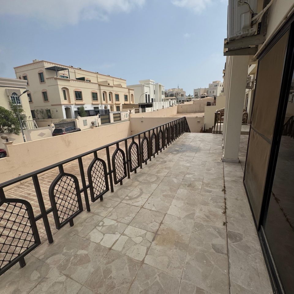 🏢✨ شقة للإيجار – مجمع القرم | غرفة Mb23 - Image 4