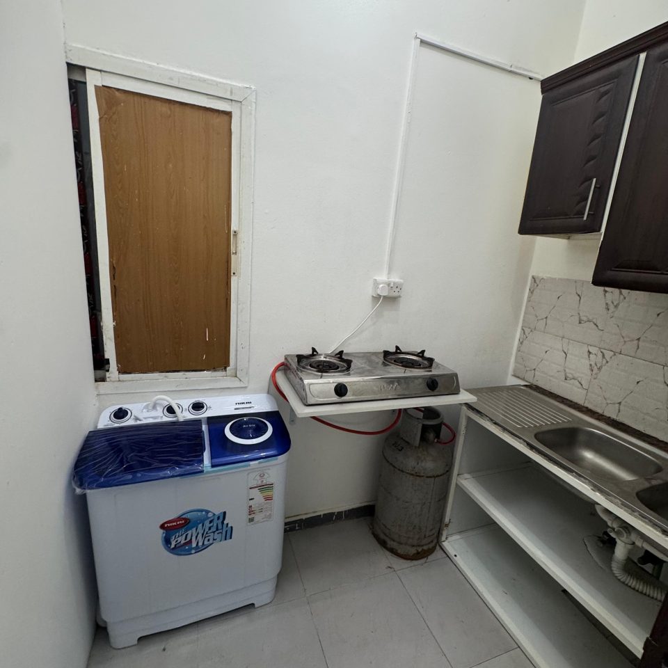🏡✨ غرفة للإيجار – ف فيلا  | الغبرة الشمالية - Image 3