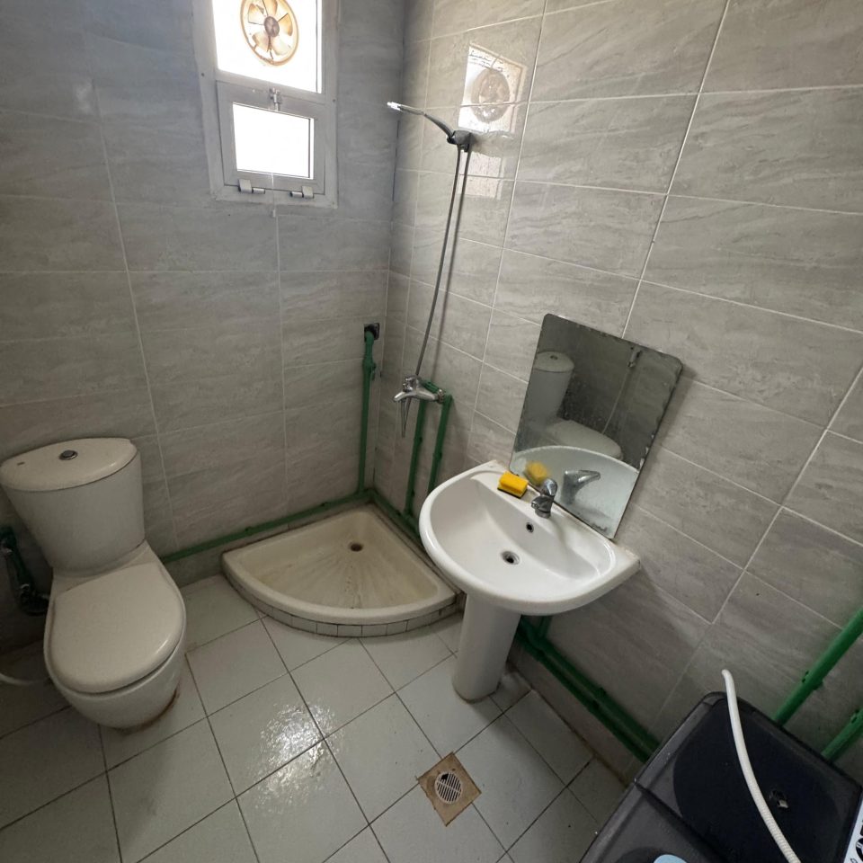 🏡✨ غرفة للإيجار – فيلا العذيبة | العذيبة - Image 3