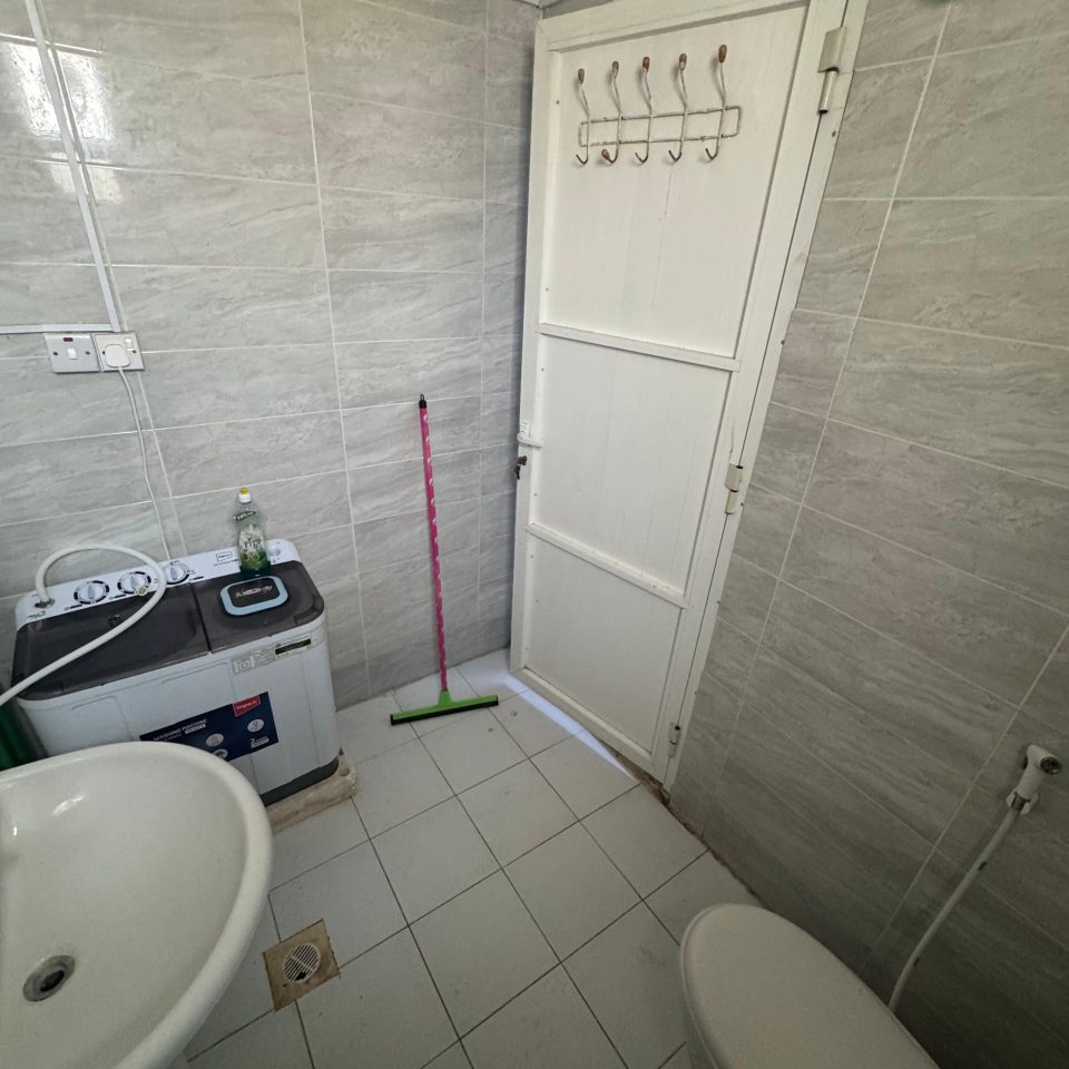 🏡✨ غرفة للإيجار – فيلا العذيبة | العذيبة - Image 2