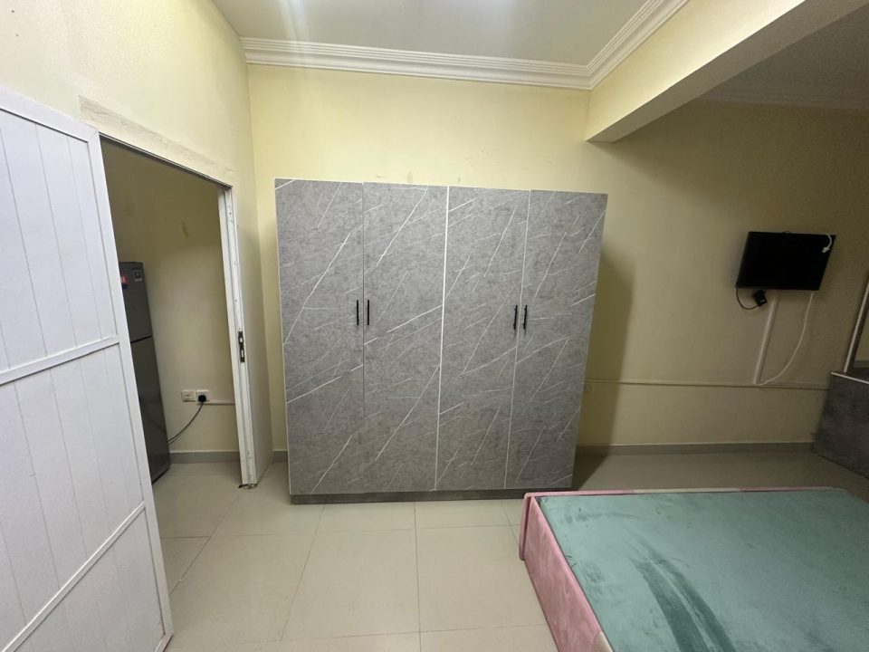 🏡✨ غرفة للإيجار – فيلا أبو حمزة | الخوير 33 - Image 4