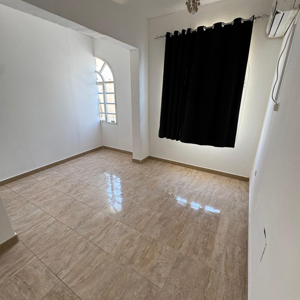 🏡✨ غرفة للإيجار – فيلا الملينيوم (الغبرة الجنوبية) ✨🏡
