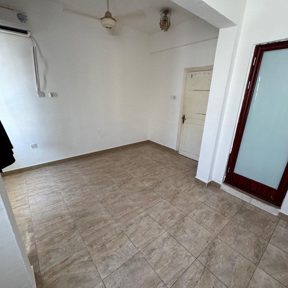 🏡✨ غرفة للإيجار – فيلا الملينيوم (الغبرة الجنوبية) ✨🏡 - Image 3