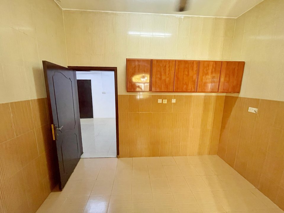 🛏️ غرفتين + صالة + مطبخ + حمام الغبرة - Image 13