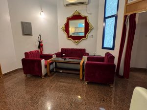 🏨 شقة مفروشة للإيجار – فندق القرم | شقة 209