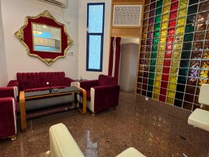 🏨 شقة مفروشة للإيجار – فندق القرم | شقة 203