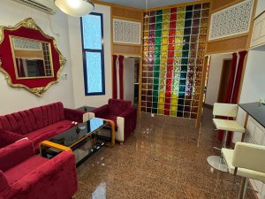 🏨 شقة مفروشة للإيجار – فندق القرم | شقة 105