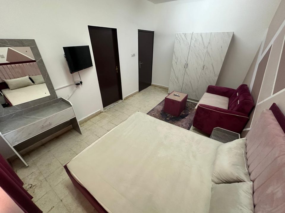 🏠 غرفة مفروشة للإيجار – الخوير w5 - Image 7