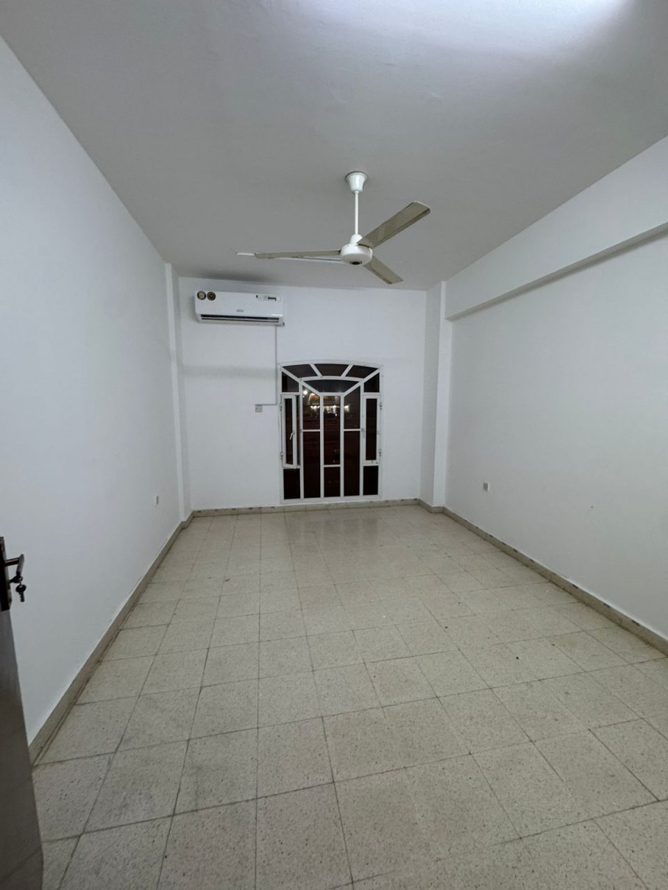⁦🏡 شقة مفروشة للإيجار – الخوير (شقة 105)⁩ - الصورة ⁦2⁩